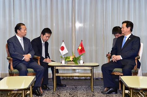 Премьер Вьетнама принял председателя Союза парламентариев за японо-вьетнамскую дружбу